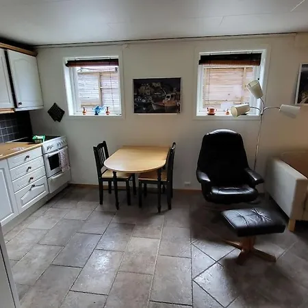 Apartment Flott Leilighet I Stille Og Rolig Omrade, Med Gratis Privat Parkering! *