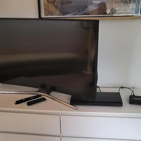 Flott Leilighet I Stille Og Rolig Omrade, Med Gratis Privat Parkering! Apartamento *