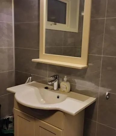 Flott Leilighet I Stille Og Rolig Omrade, Med Gratis Privat Parkering! Apartment *