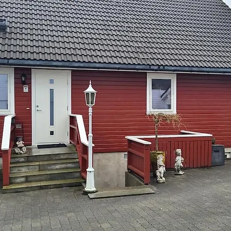 Flott Leilighet I Stille Og Rolig Omrade, Med Gratis Privat Parkering! Leilighet *