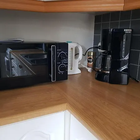 Flott Leilighet I Stille Og Rolig Omrade, Med Gratis Privat Parkering! Appartement *