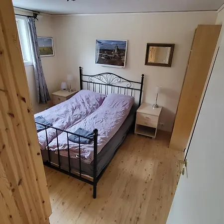 Flott Leilighet I Stille Og Rolig Omrade, Med Gratis Privat Parkering!