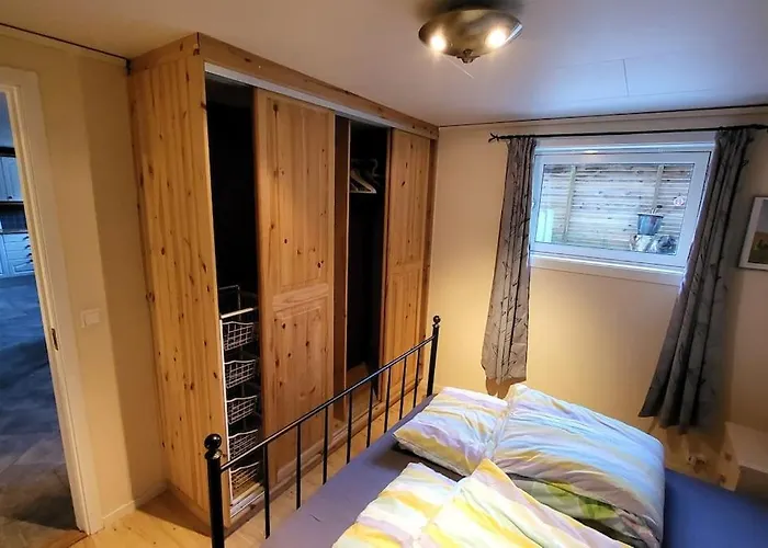 Flott Leilighet I Stille Og Rolig Omrade, Med Gratis Privat Parkering! Appartement