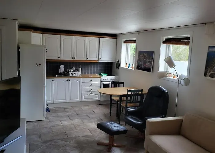 Appartement Flott Leilighet I Stille Og Rolig Omrade, Med Gratis Privat Parkering!