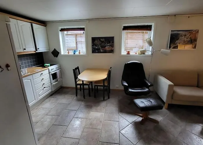 Appartement Flott Leilighet I Stille Og Rolig Omrade, Med Gratis Privat Parkering! *